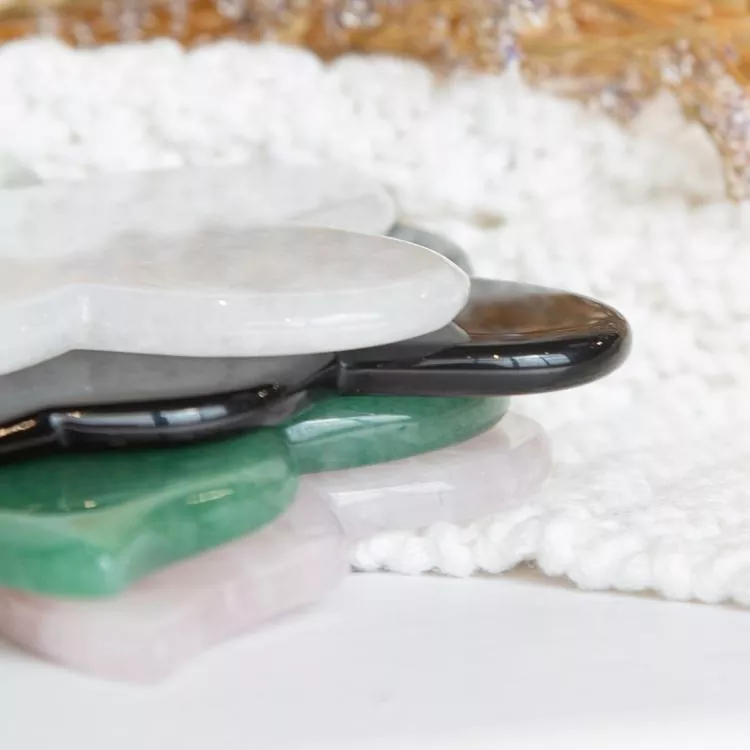 Bakit Ang Jade Roller Gua Sha Sets ay Nagiging Isang Skincare na Mahalaga para sa Lahat